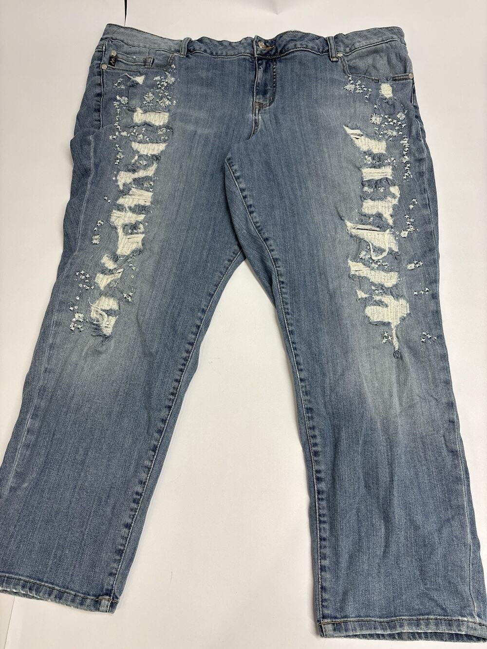 Torrid Premium Boyfriend Jeans Womens Size 26 Light Wash Distressed Floral